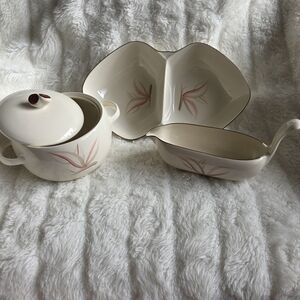 Winfield Vintgae Elegant Gravy, Soup And Serving Dish Pink Floral Drinkware Set